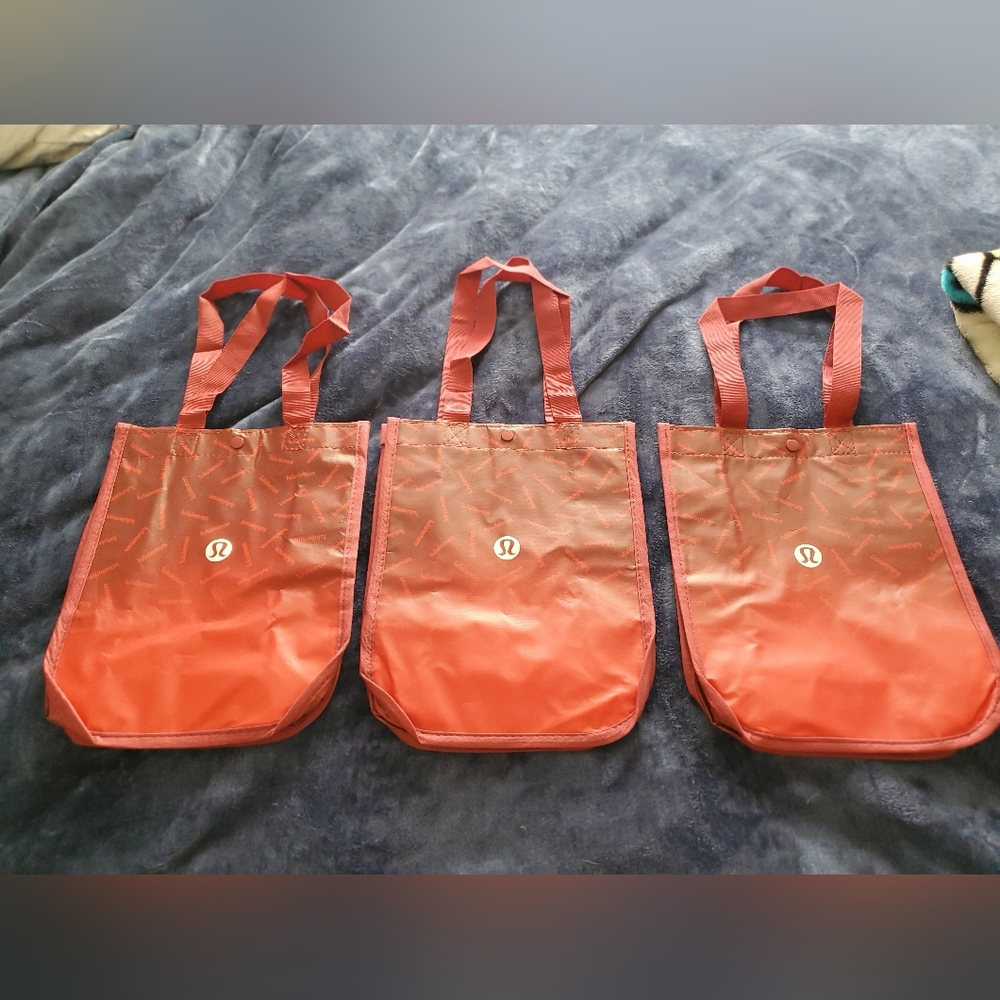 New there Lululemon bags  small red